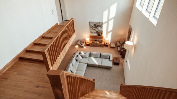 Aménagement sur mesure : guide pour créer votre devis meuble sous pente